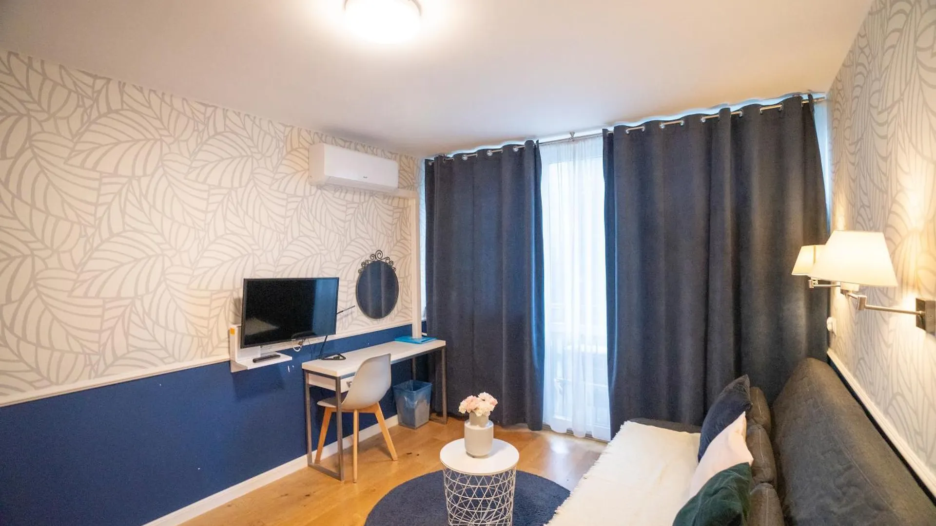 Apartament Hotel Grzybowska 9 ワルシャワ