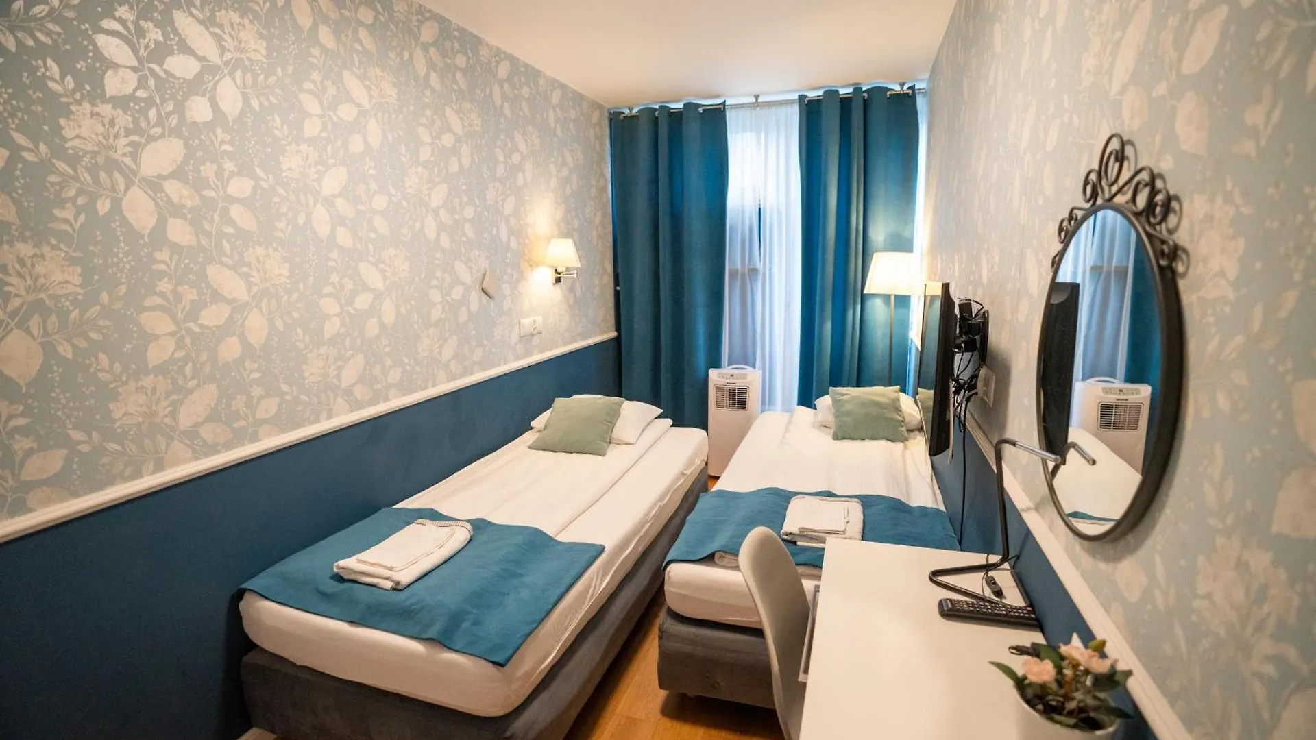 Apartament Hotel Grzybowska 9 ワルシャワ