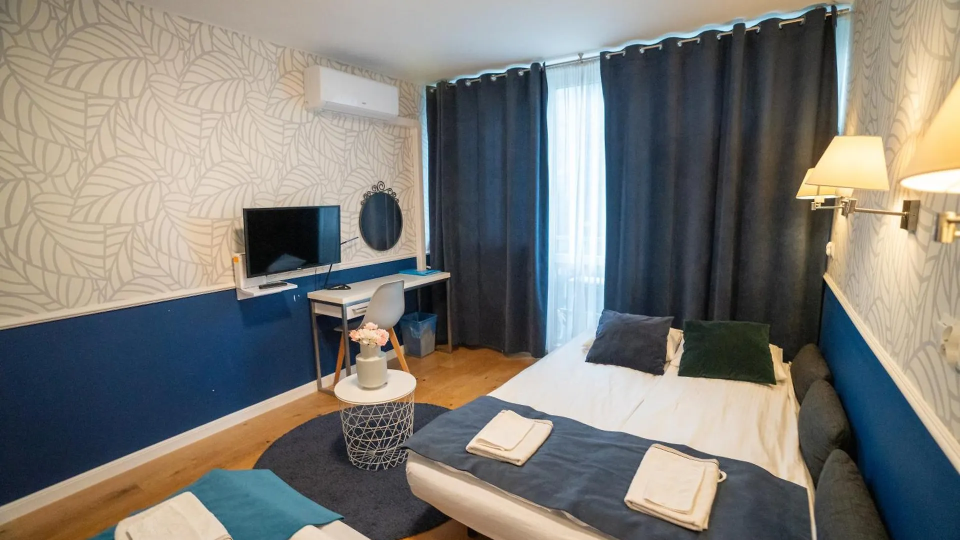 Apartament Hotel Grzybowska 9 ワルシャワ