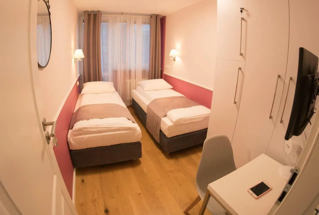 Apartament Hotel Grzybowska 9 ワルシャワ 0*,