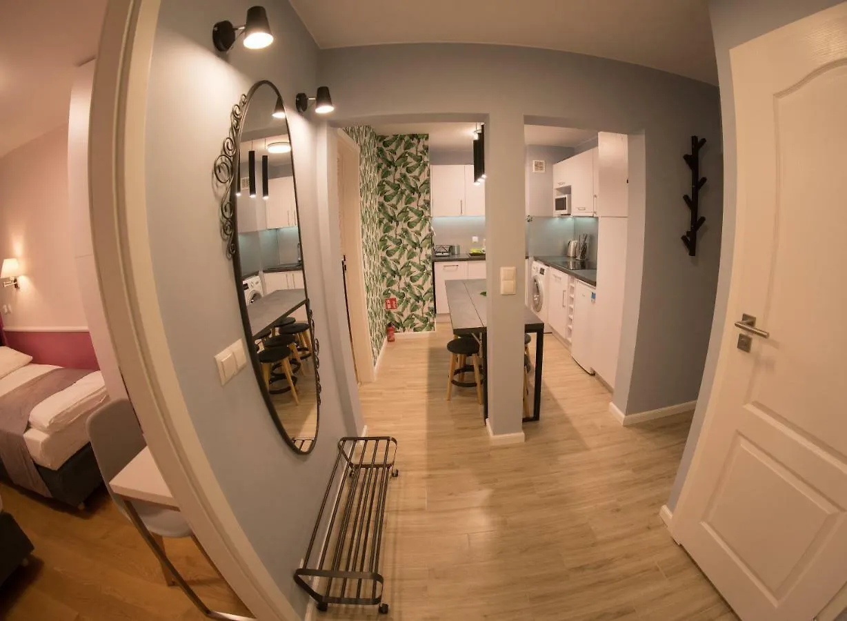 Apartament Hotel Grzybowska 9 ワルシャワ アパート