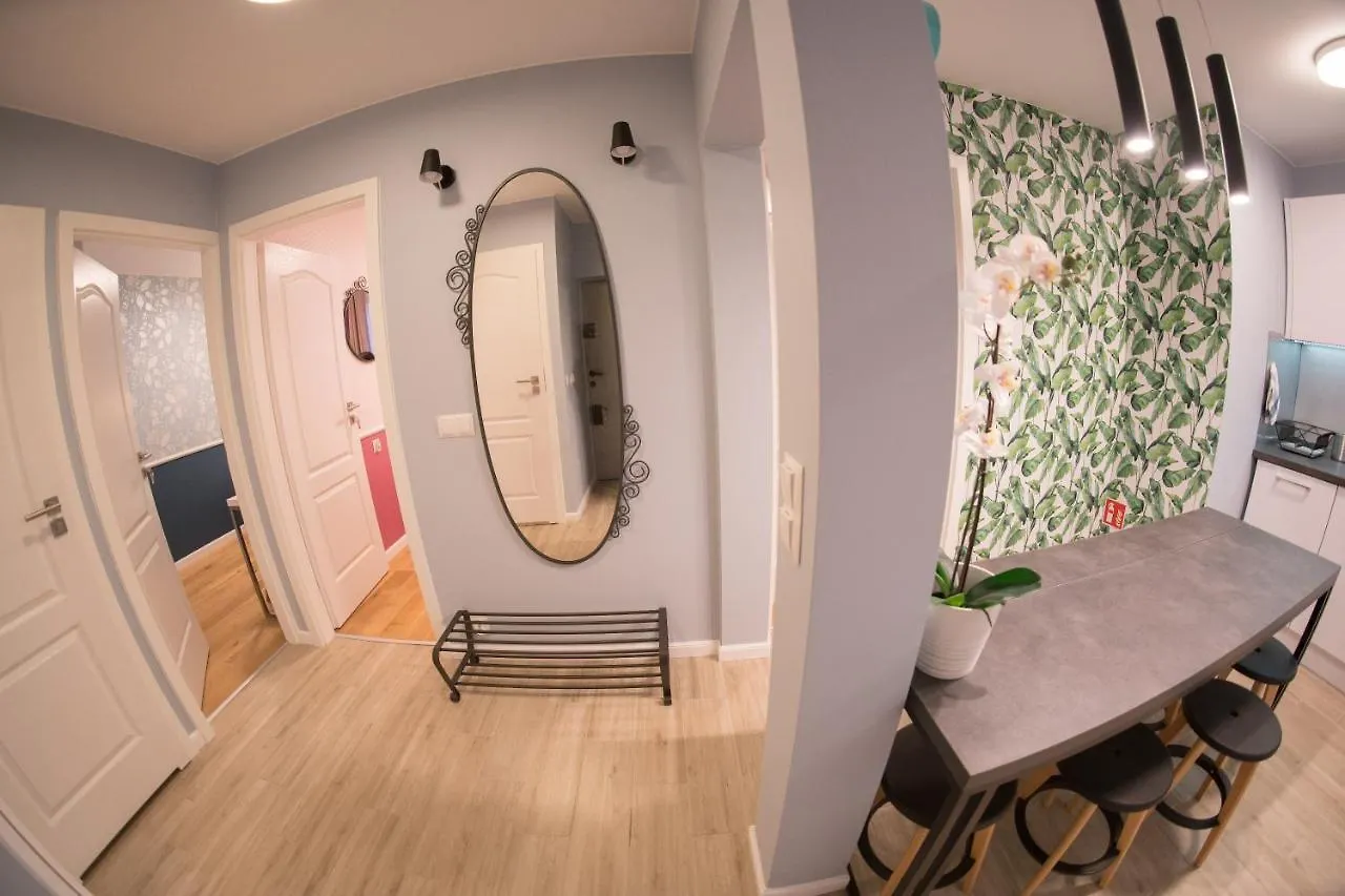 Apartament Hotel Grzybowska 9 ワルシャワ